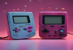 Game Boy Advance SP e original comparados