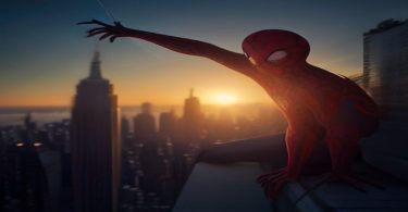 Homem-Aranha Peter Parker lançando teia em Nova York